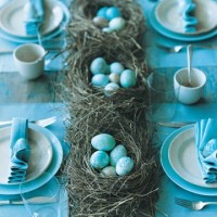 blue-eggs-table-decor-martha-stewart.jpg