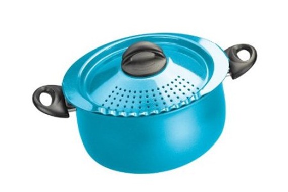 Colorful pasta pot - Colourful Kitchen Gadgets to Love