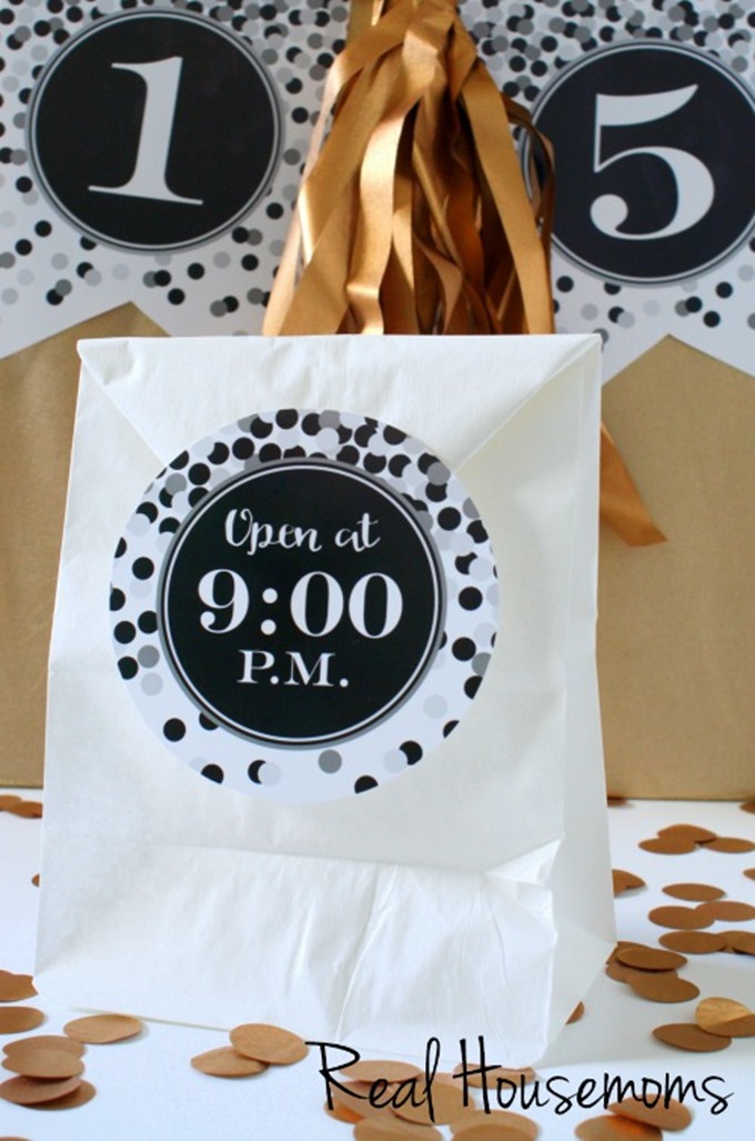 New-Years-Eve-Countdown-Treat-Bags