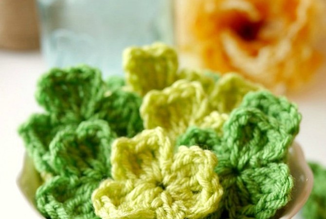 Crochet Shamrock Pattern {free}...including a video!