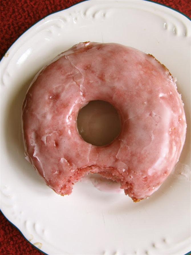 Spring donut recipes - baked strawberry